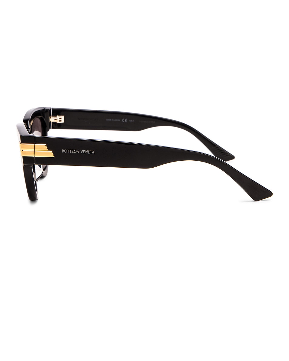 Bottega Veneta Cat Eye Sunglasses In Shiny Black & Grey