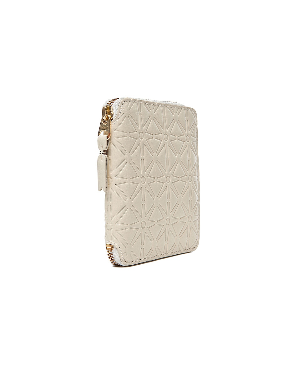 Comme Des Garcons Wallet Unisex Zipped Wallet White