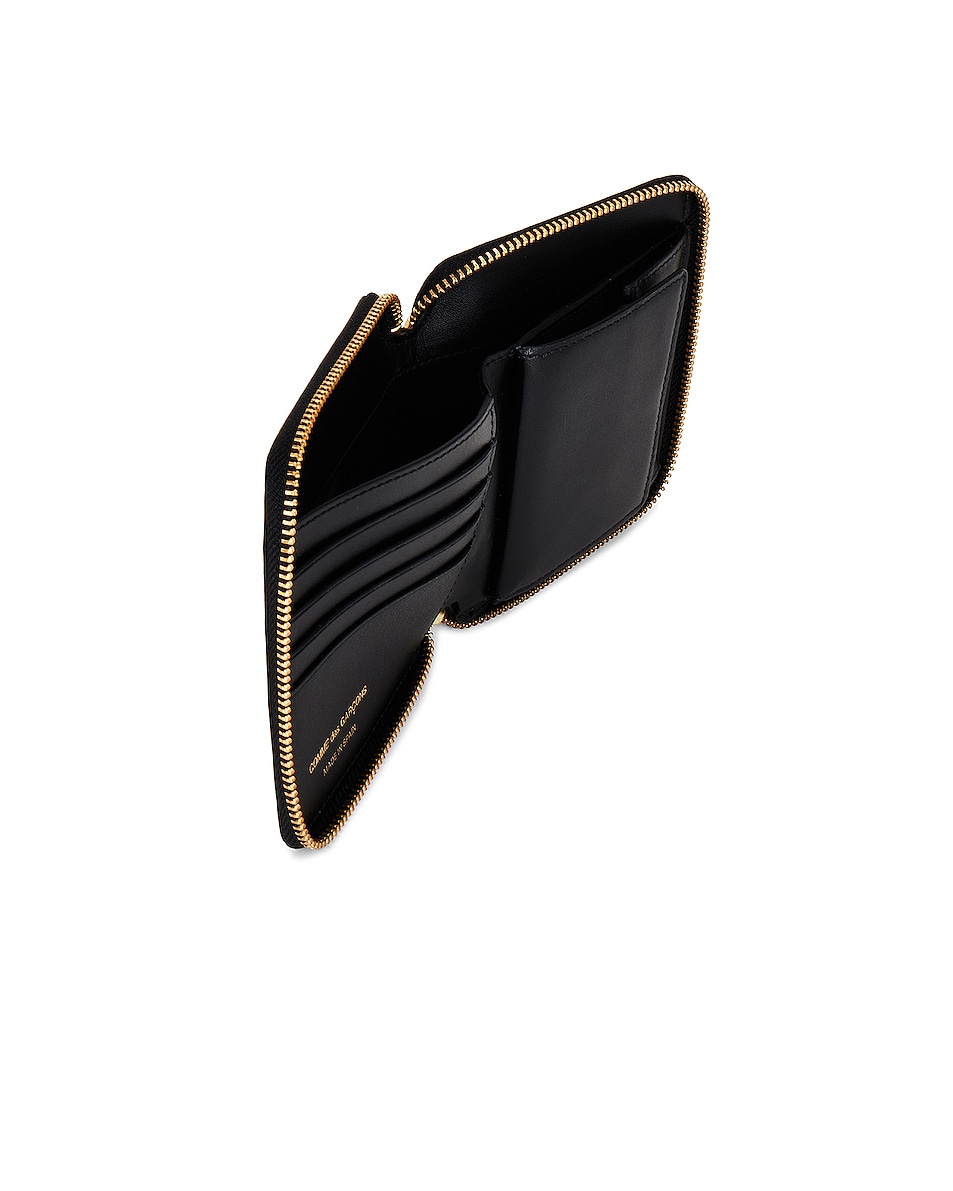 COMME des GARCONS Zipper Pull Wallet in Black | FWRD