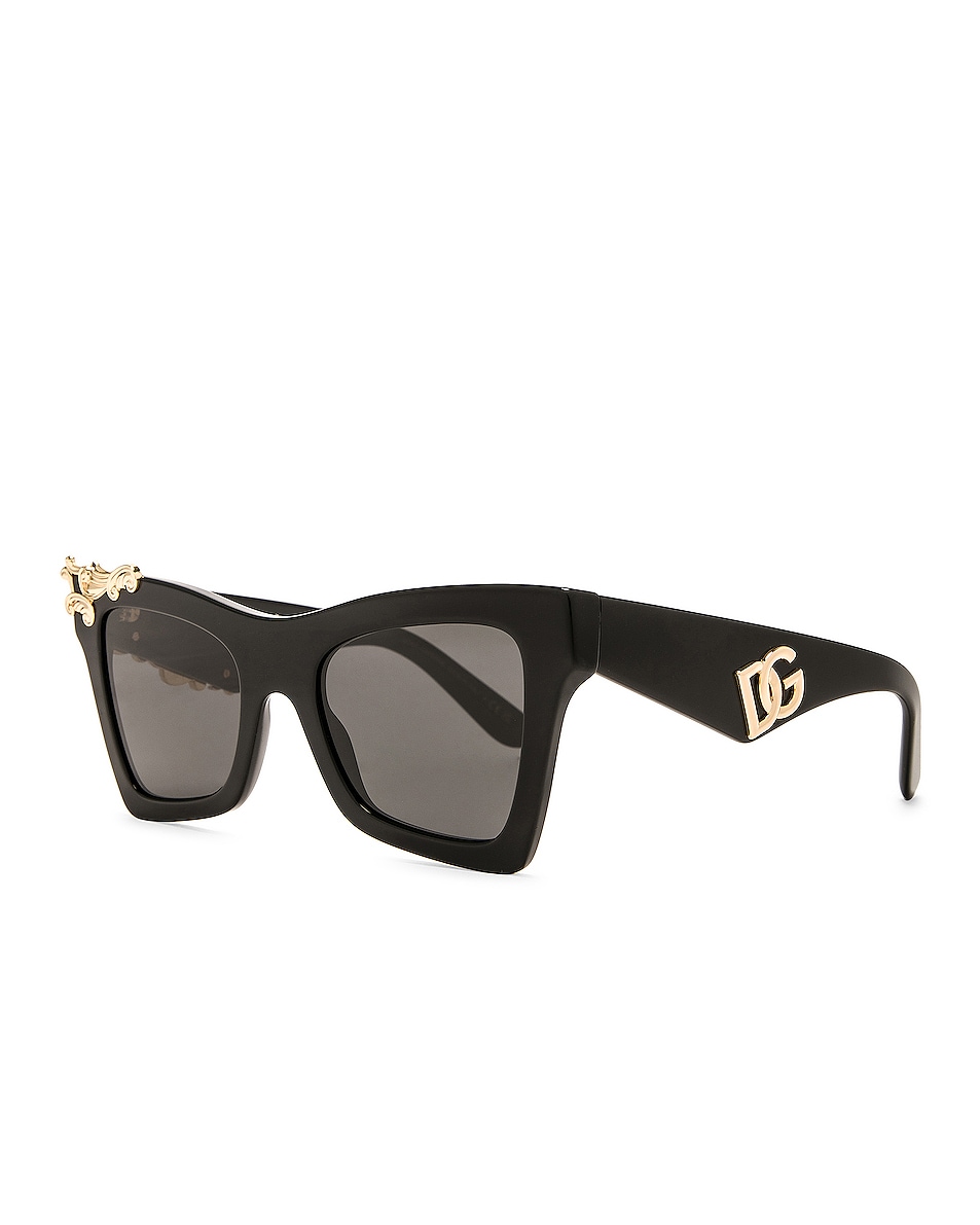 Dolce And Gabbana Square Sunglasses In Black Fwrd