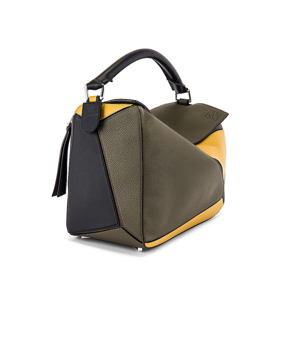 loewe 卡其色大号 puzzle 单肩包