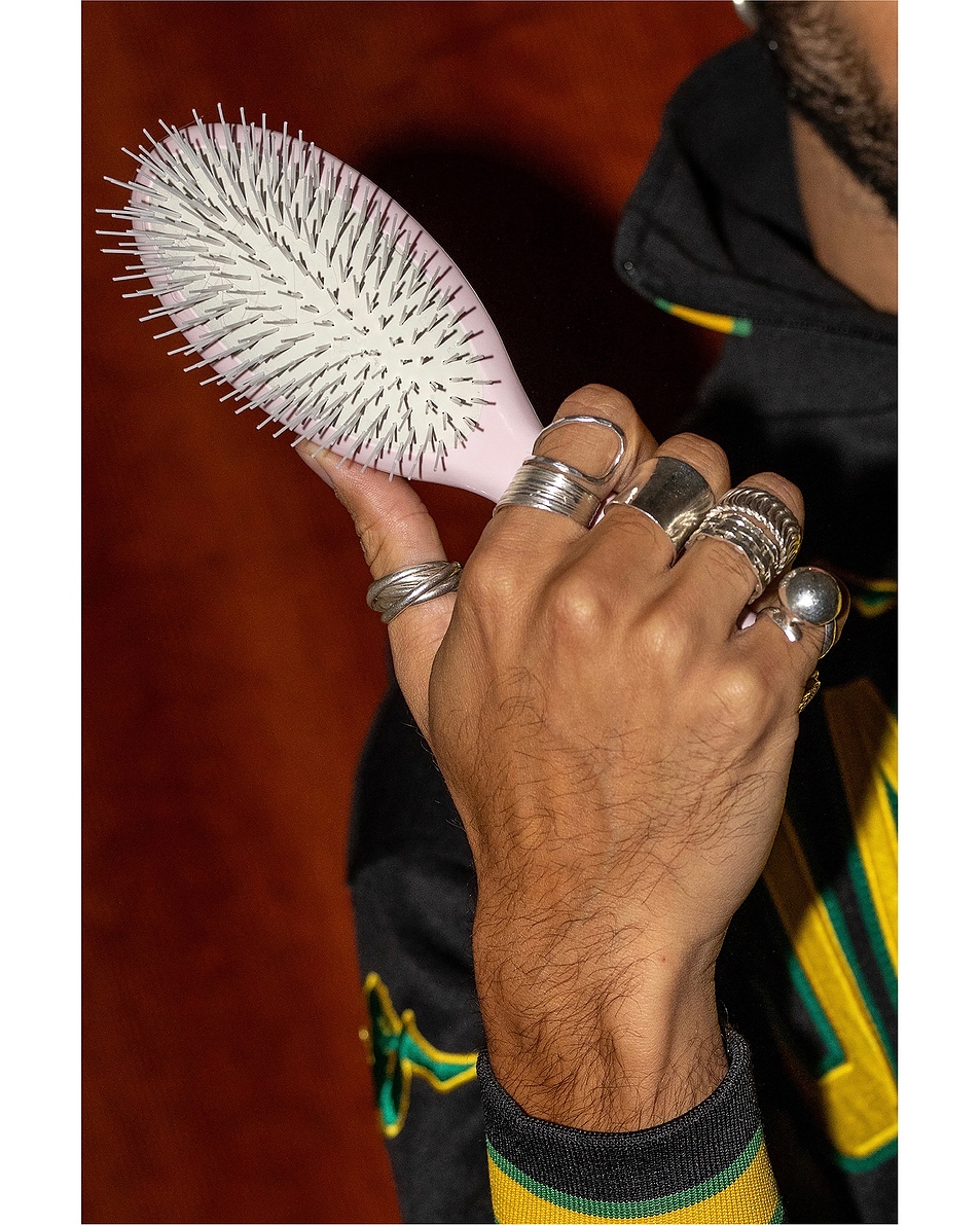 Image 6 of La Bonne Brosse Large Brush N07 in Lilac Pink