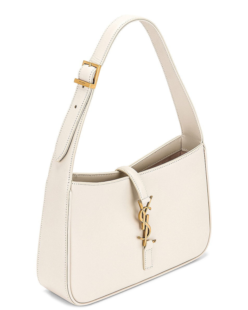 Saint Laurent Le 5 À 7 Hobo Bag Crema Soft