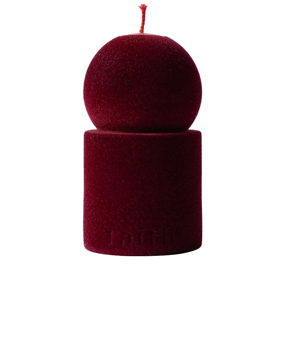 Image 1 of Taith Velvet Lulu Candle in 