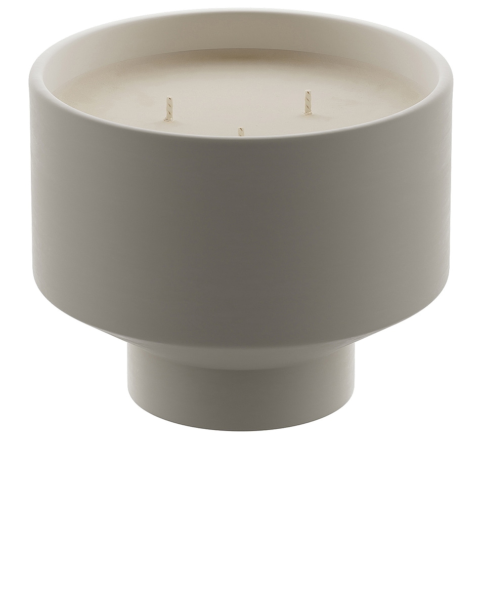 Image 1 of UNIFROM Winter Saga Scented Candle in 