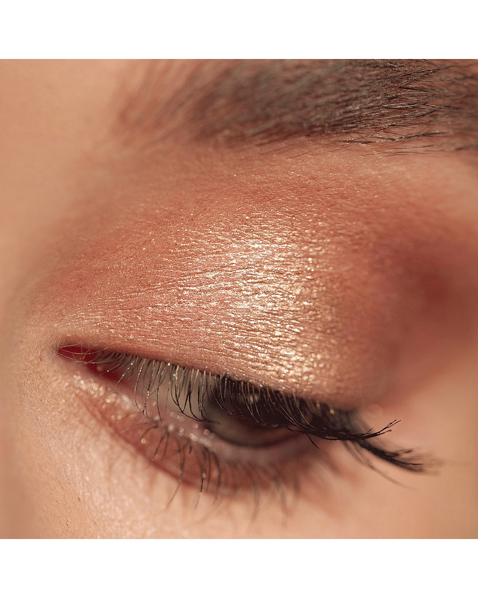 Victoria Beckham Beauty Lid Lustre in Honey FWRD