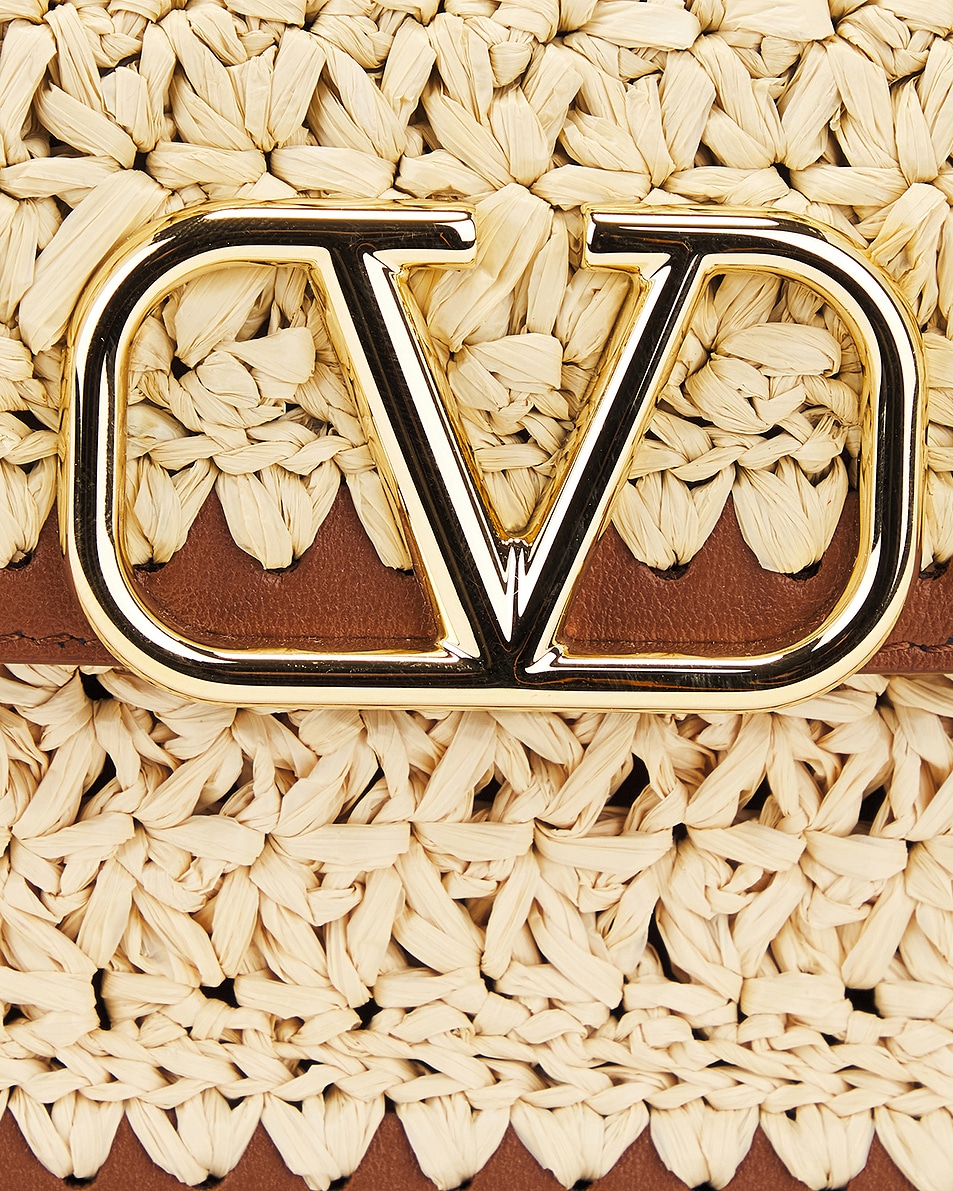V Logo Signature Strap Wallet - Thumbnail 1