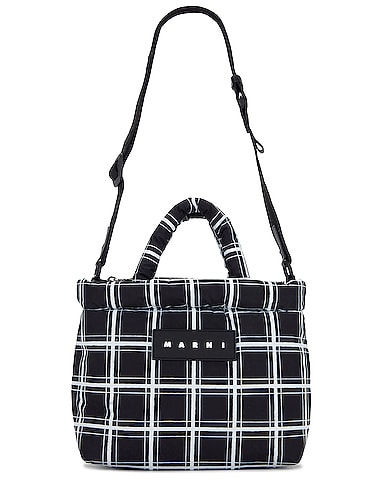 Black Marni bag 🖤 @leiasfez  Street style bags, Marni bag, Black