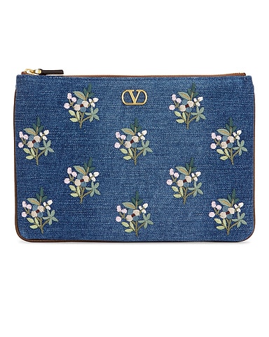 V Logo Signature Medium Flat Pouch