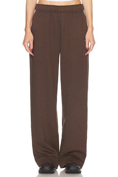 alo Accolade Straight Leg Sweatpant in Espresso
