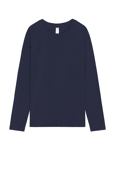 alo Vapor Crewneck Long Sleeve Dry Fit in Navy