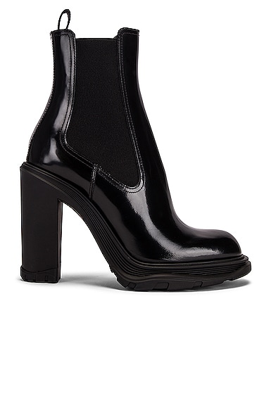 Alexander McQueen Leather Ankle Boots in Black