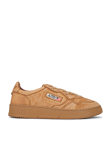 Autry Medalist Low Sneaker In Solid Tobacco