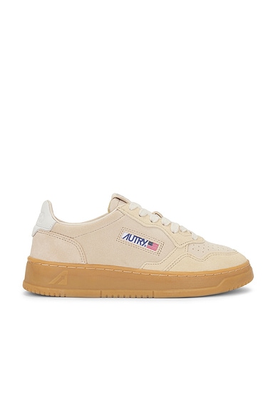 Autry Medalist Sneaker in Sand & Ecru