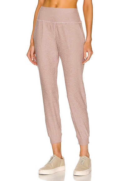 Beyond Yoga Spacedye Midi Jogger in Beige