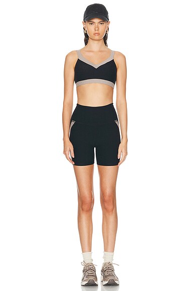 Beyond Yoga DÉBARDEUR POWERBEYOND en Black | REVOLVE