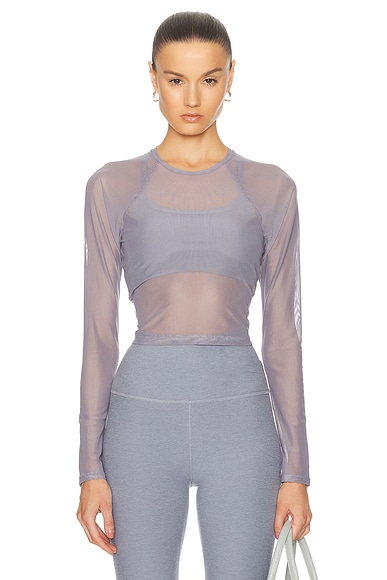 Beyond Yoga Show Off Mesh Long Sleeve Cropped Top in Cloud Gray
