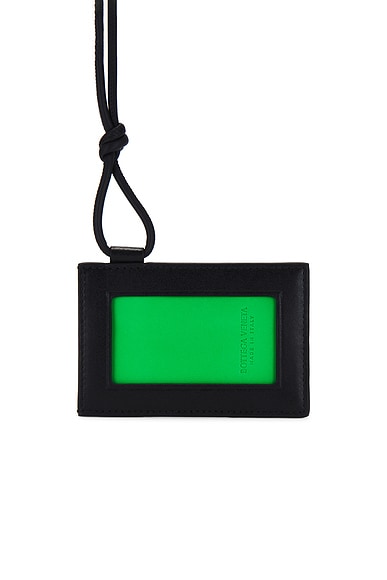 【BOTTEGA VENETA】Cassette Badge Holder ストラップ ホルダー Bottega Veneta Cassette Badge Holder in Black & Parakeet | FWRD