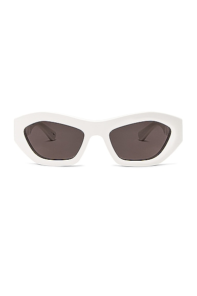 Bottega Veneta New Triangle Geometrical Sunglasses in Shiny Solid Off White