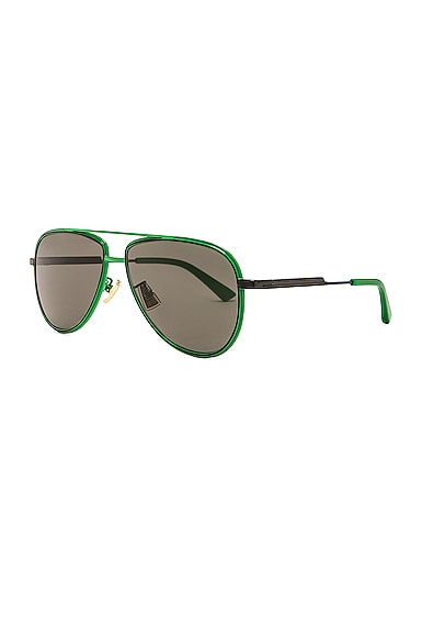 Shop Bottega Veneta Light Ribbon Pilot Sunglasses In Green