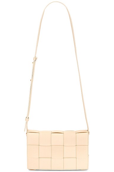 【最終値下げ・美品】BOTTEGA VENETA マイクロクロスボディバッグ 最終値下げ・美品】BOTTEGA VENETA マイクロクロスボディバッグ