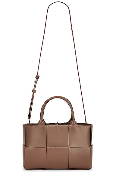 トートバッグ BOTTEGA VENETA ARCO MINI TOTE BAG Bottega Veneta Mini Arco Tote Bag - Bergdorf Goodman