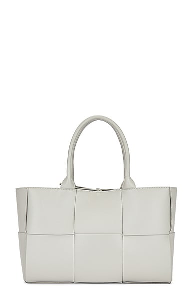 Medium arco leather tote bag - Bottega Veneta - Women | Luisaviaroma