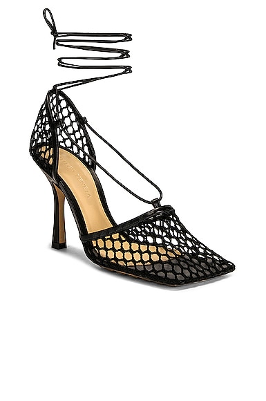 Bottega Veneta Pointed Toe Pumps With Mesh Design And Ankle Ties In Black