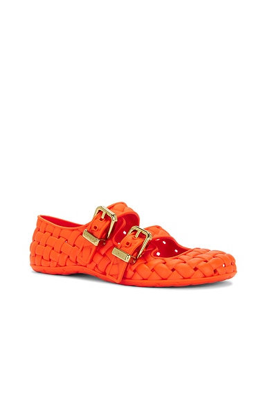 Shop Bottega Veneta Amy Flat In New Orange