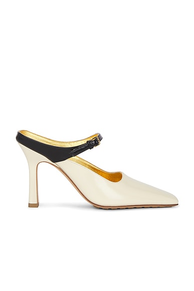 Bottega Veneta Mule Pump in Sea Salt & Black