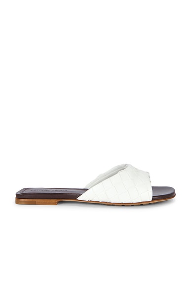 Livia Flat Sandal