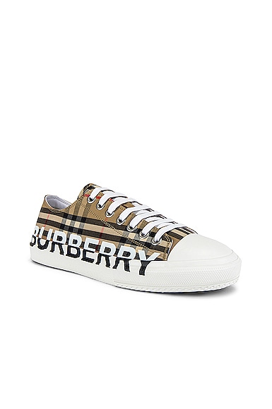 BURBERRY LARKHALL LOGO LOW TOP SNEAKER,BURF-MZ12