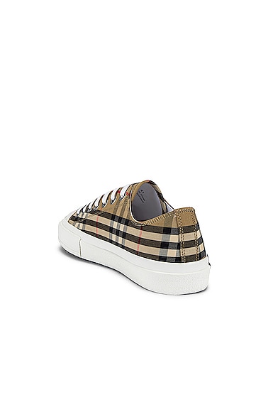 BURBERRY LARKHALL LOGO LOW TOP SNEAKER,BURF-MZ12