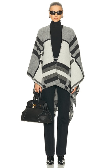 Burberry Blanket Cape in Chalk