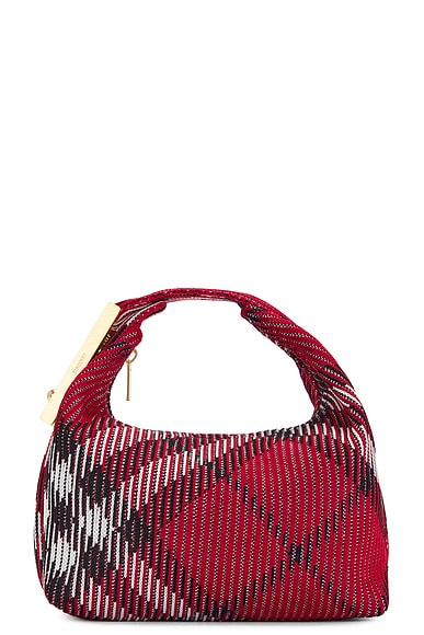 おすすめ☆大人気【Burberry】 レッド ミニ Peg ダッフルバッグ Burberry Mini Knit Peg Bag in Scarlet | FWRD