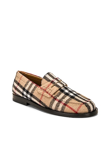 Shop Burberry Hackney Loafer In Archive Beige Ip Check
