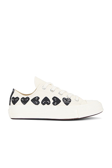 COMME des GARCONS PLAY Converse Multi Heart Low Top in Beige