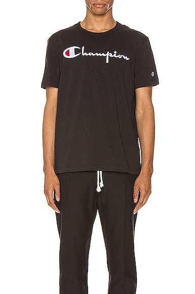 Champion Tops CHAMPION REVERSE WEAVE BIG SCRIPT TEE IN BLACK