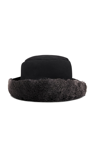 Clyde Reversible Shearling Bucket Hat in Black Silver Tip