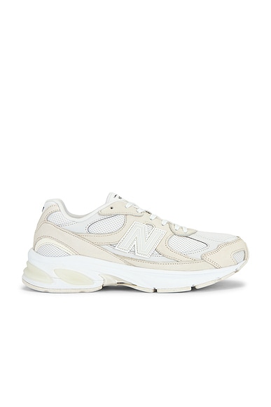 COMME des GARCONS HOMME X New Balance 2010V in White