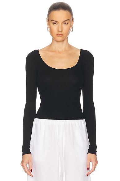 カタログギフトも！ SIMKHAI Jayline Top in Black | FWRD タレントカード