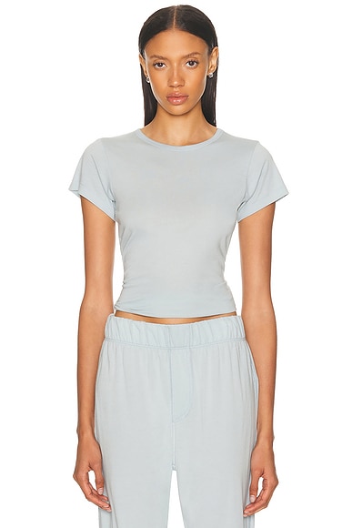 Eterne Fitted Crewneck Short Sleeve T-Shirt in Dusty Blue
