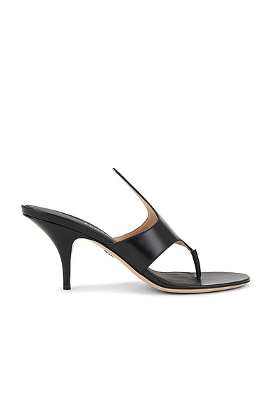 Ferragamo Lyrai Sandal in Nero