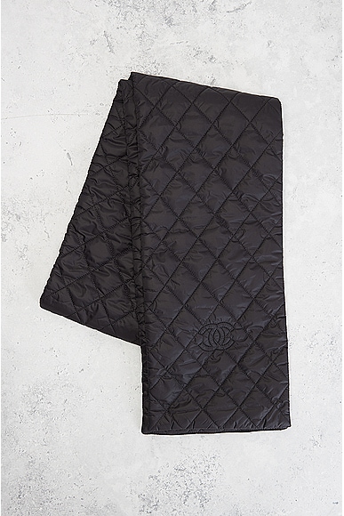 Pre-owned Chanel Cocoon Scarf In Black