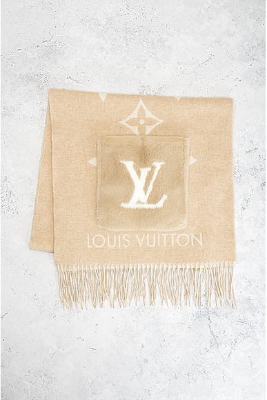 Pre-owned Louis Vuitton Echarpe Scarf In Beige