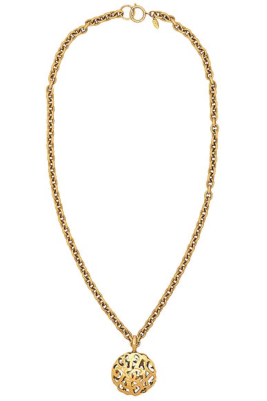 FWRD Renew Chanel Coco Mark Pendant Chain Necklace in Gold