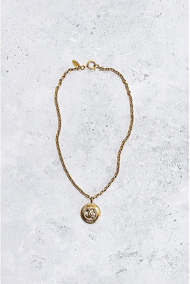 Pre-owned Chanel Coco Mark Pendant Necklace In Gold