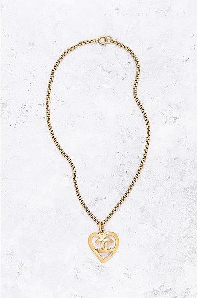 Pre-owned Chanel 1995 Coco Mark Heart Necklace In Gold