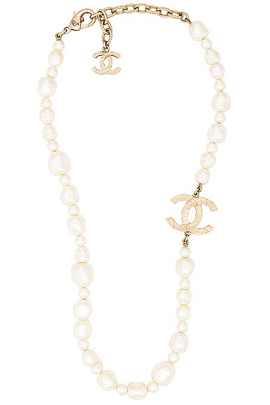 Chanel Coco Mark Pearl Necklace