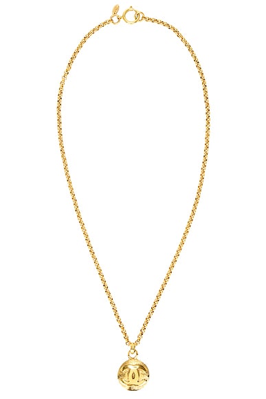 FWRD Renew Chanel 1992 Coco Mark Necklace in Gold